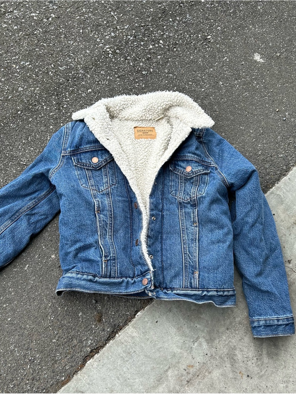 Signature by Levi Strauss small Blue Denim Jacket with Cream Sherpa Collar